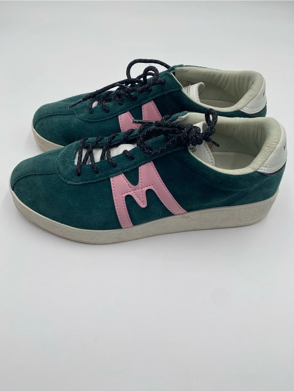 Karhu Unisex Trampas EUC Green Suede Sneakers with Pink signature M Size 8